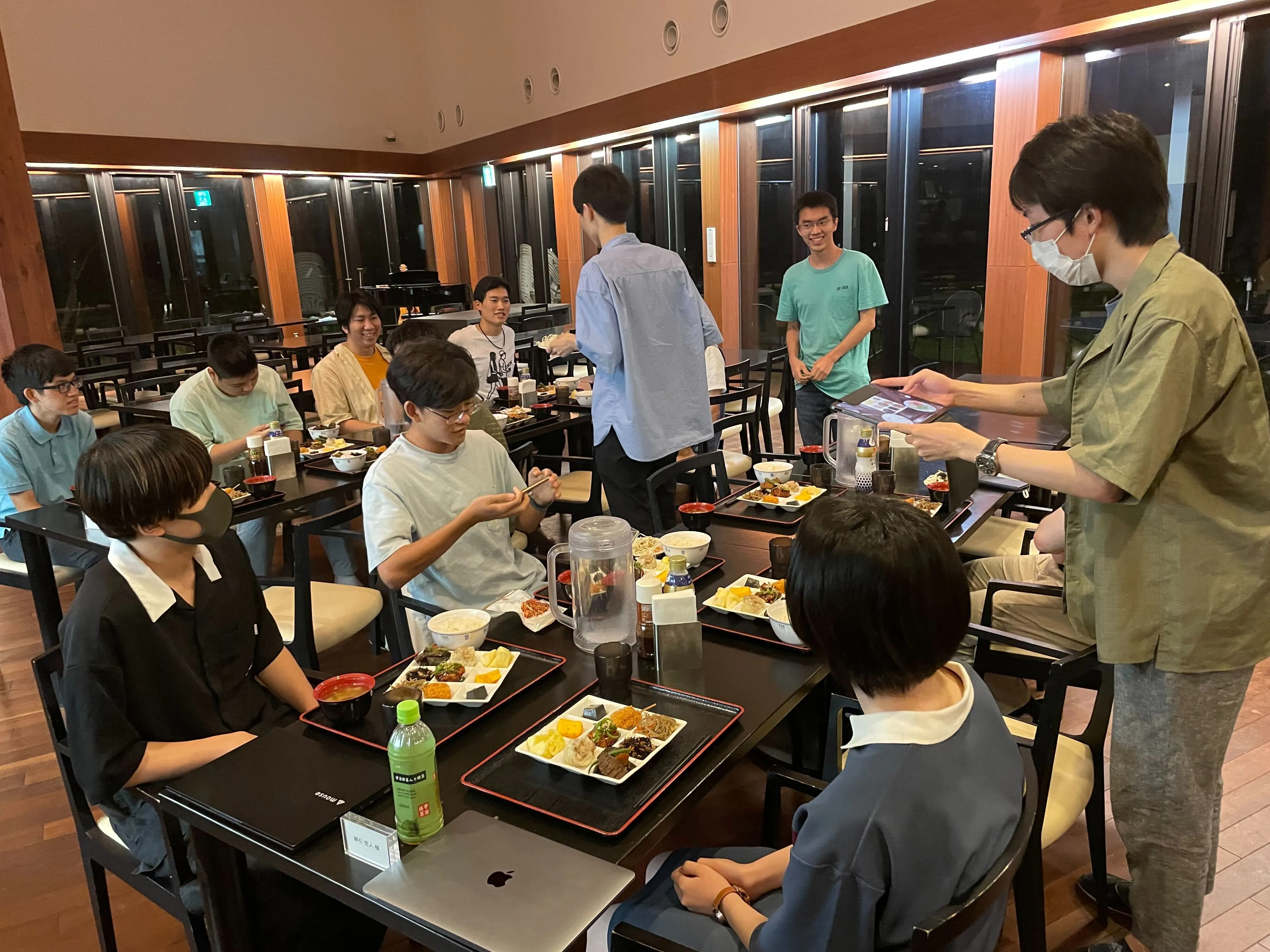 晩ごはんの様子